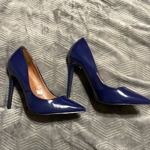 Navy blue pumps